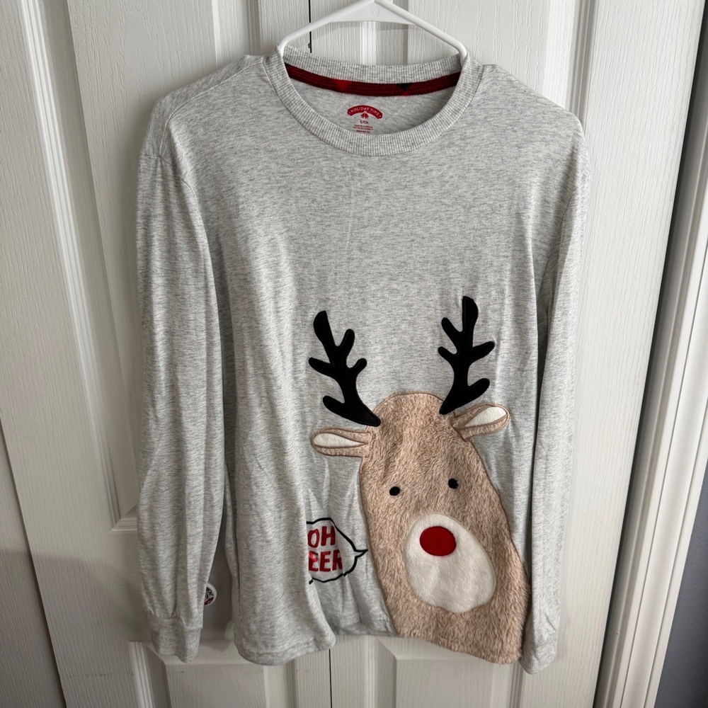 Holiday Time Oh Deer embroidered pajama top size small